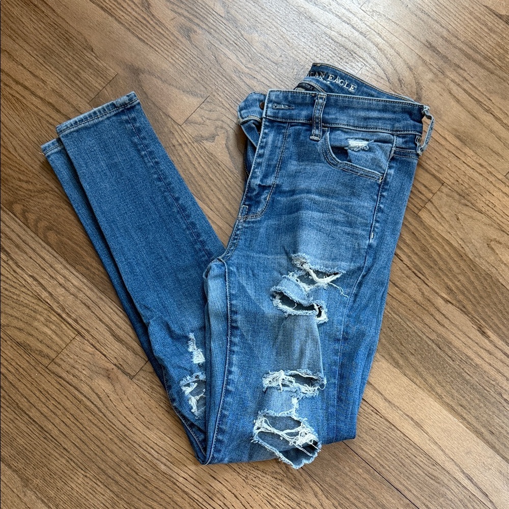 American Eagle Distressed Women’s Skinny Jeans